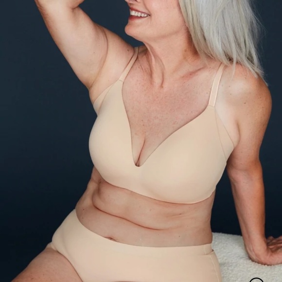 Knix Wingwoman Contour Wireless Nude Bra - Picture 1 of 16